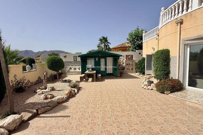 Image No.27-7 Bed Property for sale
