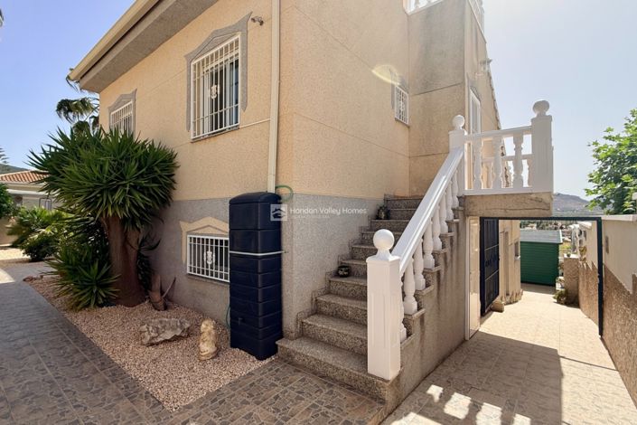 Image No.40-7 Bed Property for sale