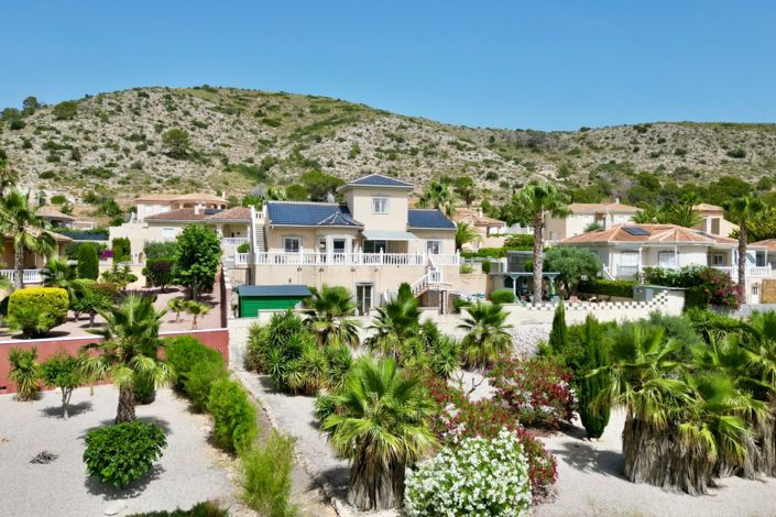 Image No.5-7 Bed Property for sale
