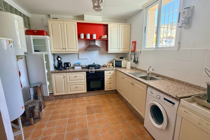 Image No.43-7 Bed Property for sale