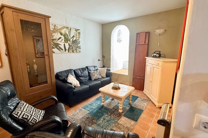 Image No.47-7 Bed Property for sale