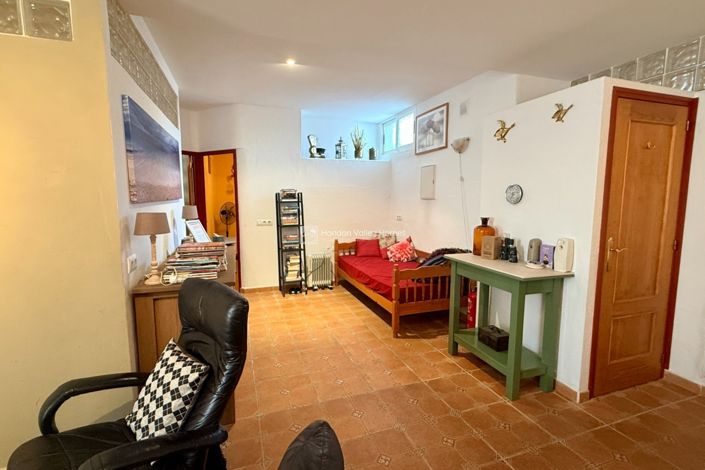 Image No.49-7 Bed Property for sale
