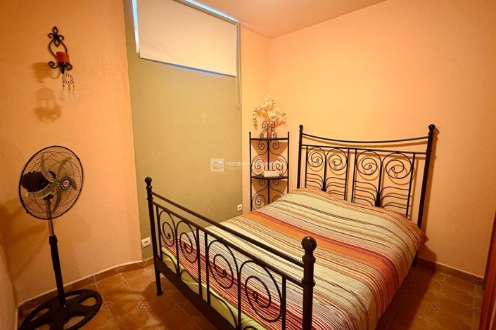 Image No.50-7 Bed Property for sale
