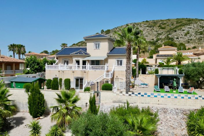 Image No.7-7 Bed Property for sale