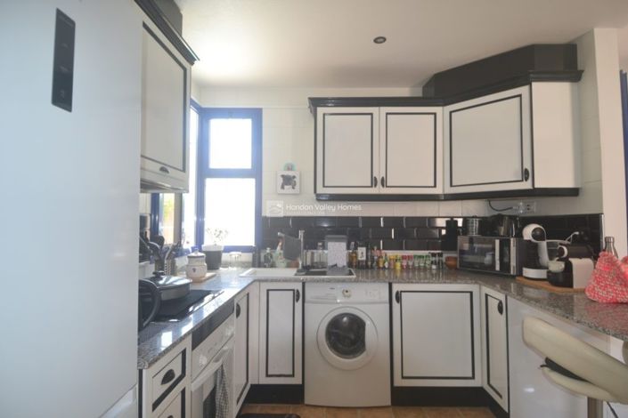 Image No.22-4 Bed Property for sale