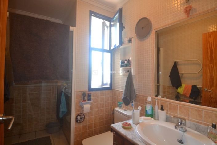 Image No.28-4 Bed Property for sale