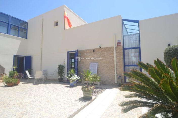 Image No.3-4 Bed Property for sale