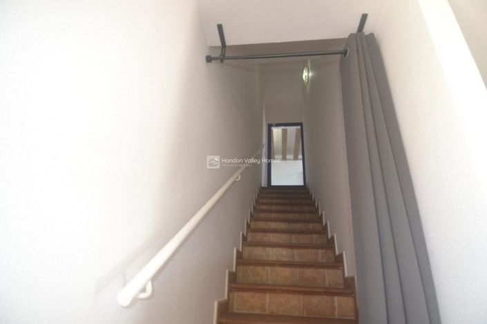 Image No.32-4 Bed Property for sale