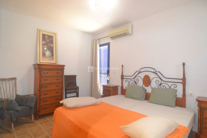 Image No.33-4 Bed Property for sale