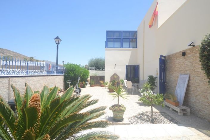 Image No.7-4 Bed Property for sale