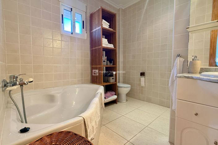 Image No.42-5 Bed Villa for sale