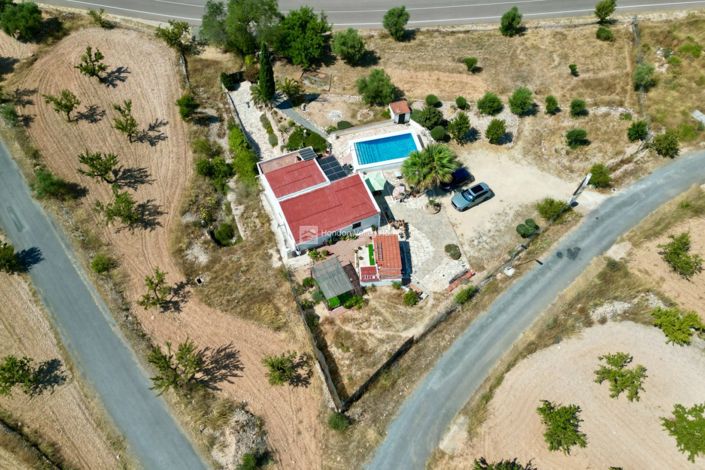 Image No.18-3 Bed Property for sale