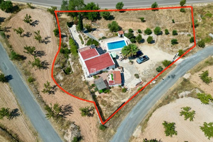 Image No.3-3 Bed Property for sale