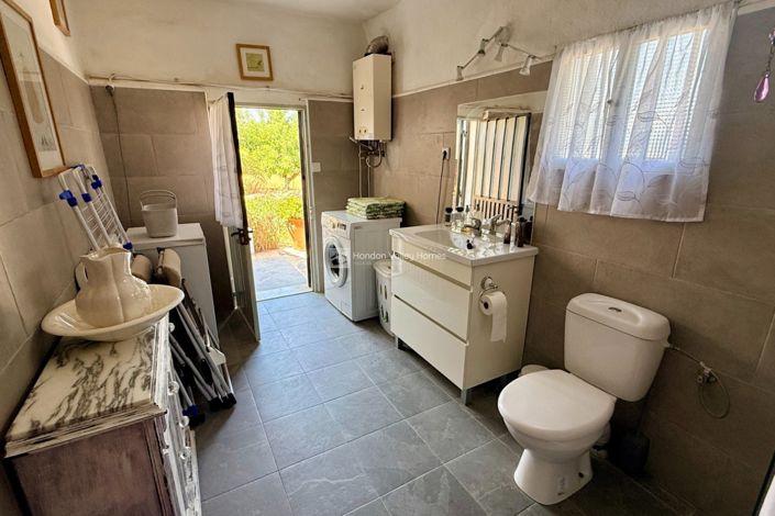 Image No.39-3 Bed Property for sale