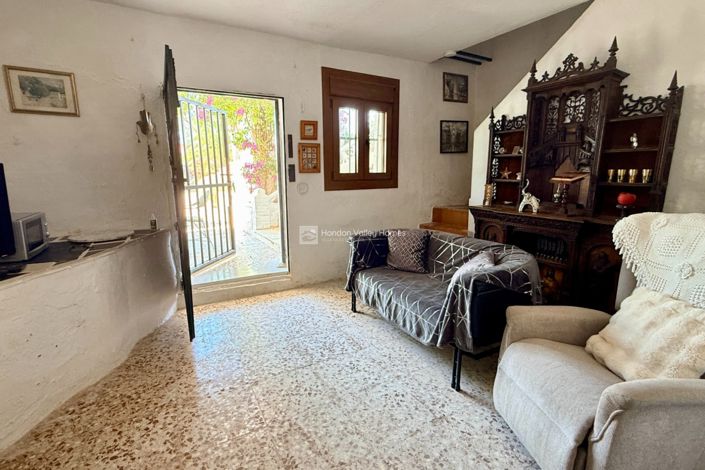 Image No.44-3 Bed Property for sale