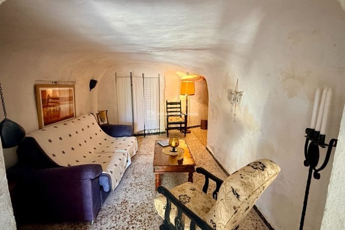 Image No.45-3 Bed Property for sale
