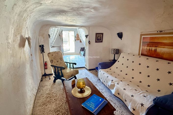 Image No.48-3 Bed Property for sale