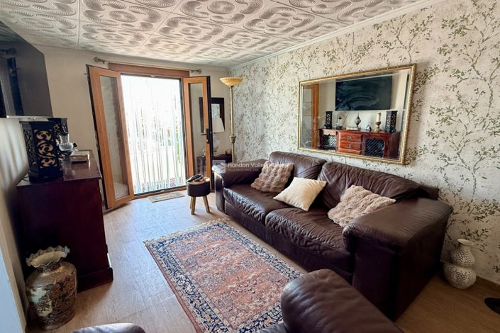 Image No.50-3 Bed Property for sale