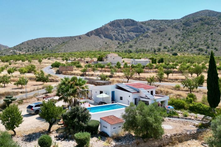 Image No.8-3 Bed Property for sale