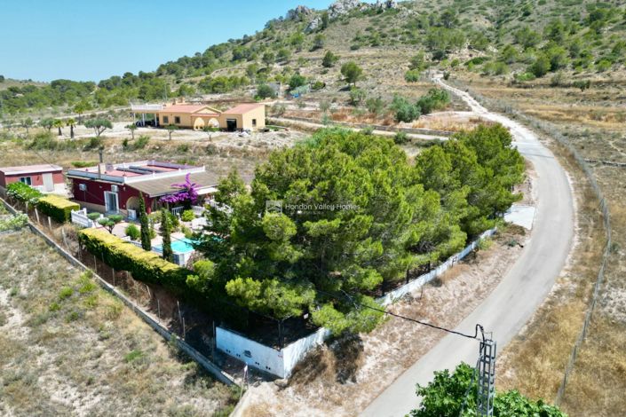 Image No.11-4 Bed Property for sale