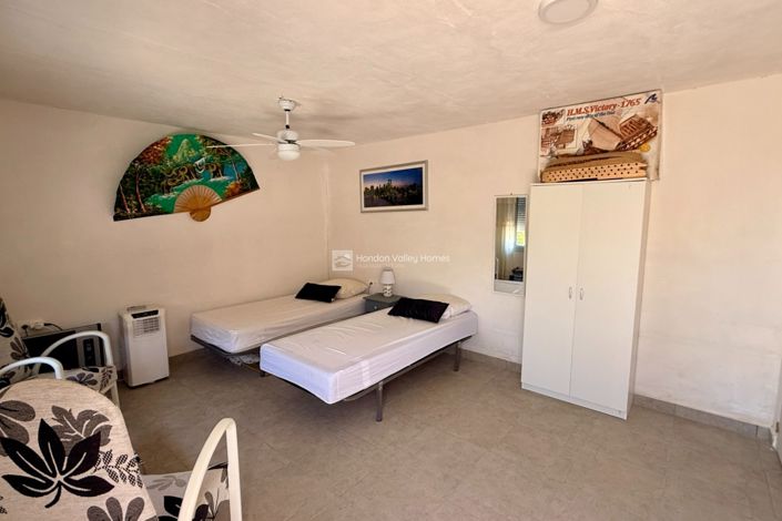 Image No.34-4 Bed Property for sale