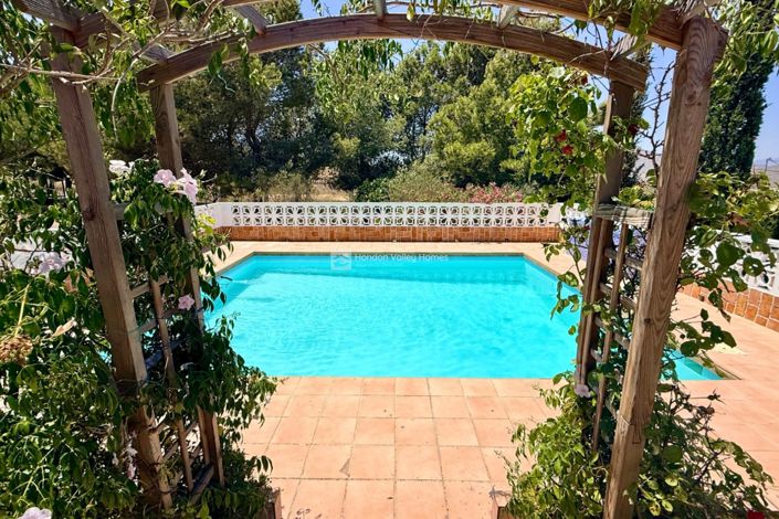 Image No.5-4 Bed Property for sale
