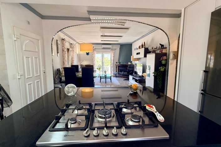Image No.45-4 Bed Property for sale