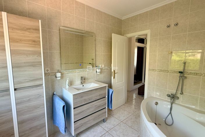 Image No.41-3 Bed Villa for sale