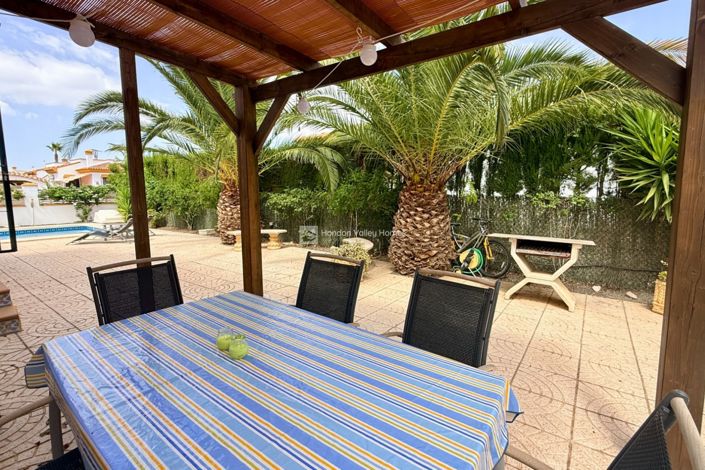 Image No.16-4 Bed Property for sale