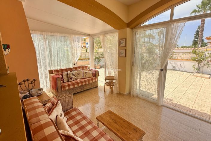 Image No.20-4 Bed Property for sale