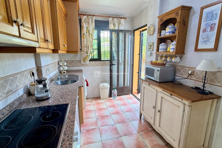 Image No.27-4 Bed Property for sale