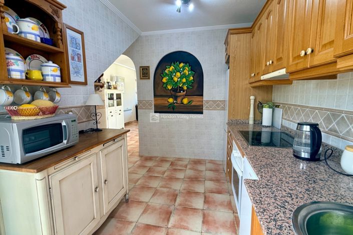 Image No.28-4 Bed Property for sale