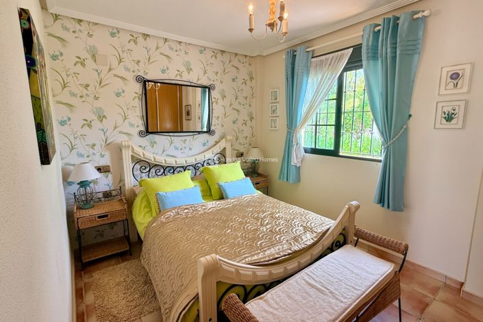 Image No.31-4 Bed Property for sale