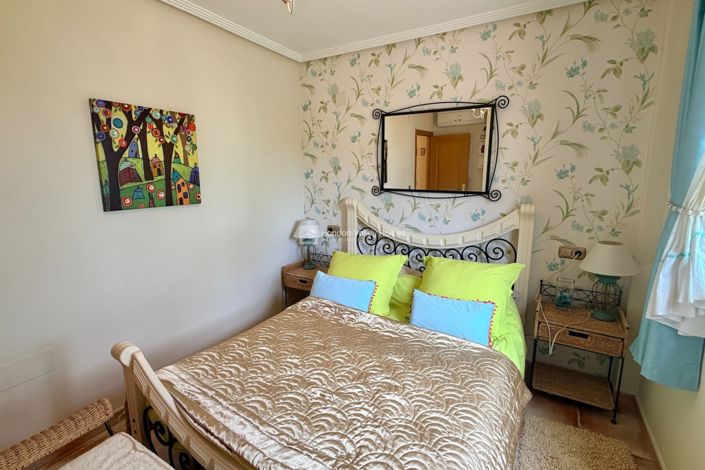 Image No.32-4 Bed Property for sale