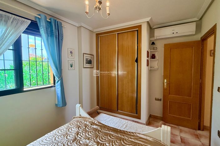 Image No.33-4 Bed Property for sale