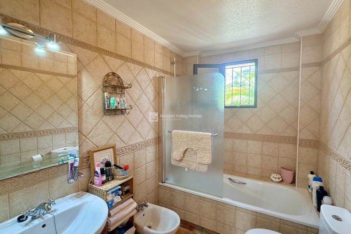 Image No.34-4 Bed Property for sale