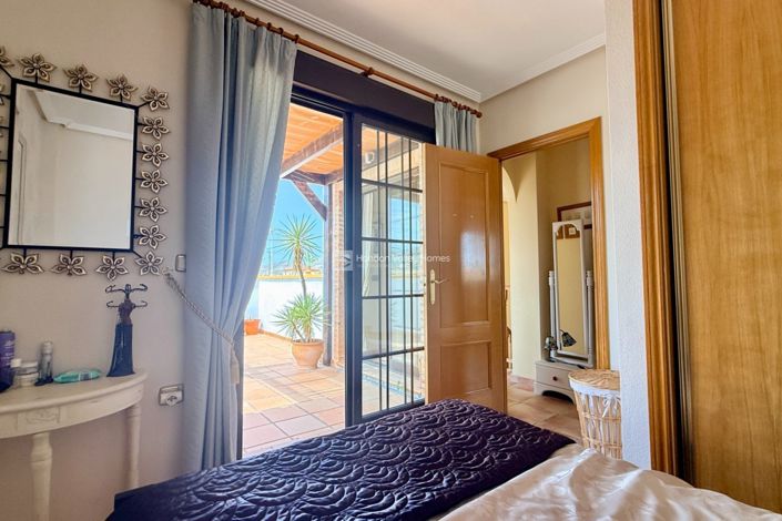 Image No.38-4 Bed Property for sale