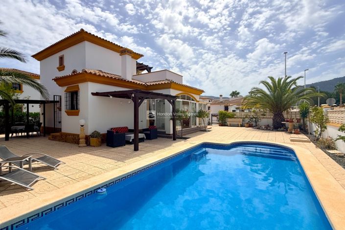 Image No.5-4 Bed Property for sale