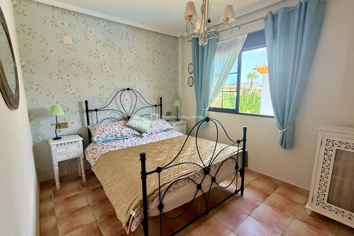 Image No.42-4 Bed Property for sale