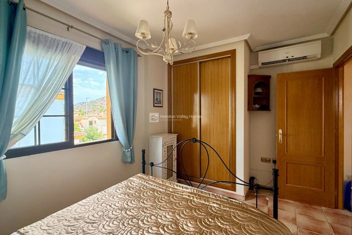 Image No.43-4 Bed Property for sale