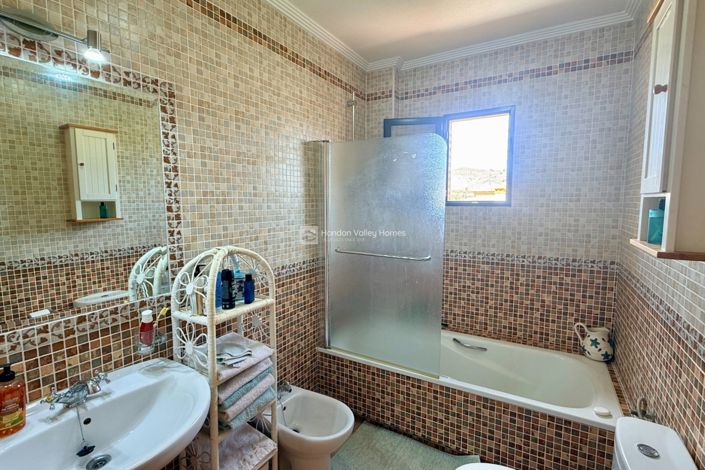 Image No.45-4 Bed Property for sale