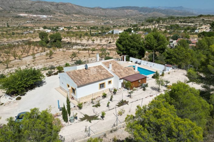 Image No.16-4 Bed Property for sale