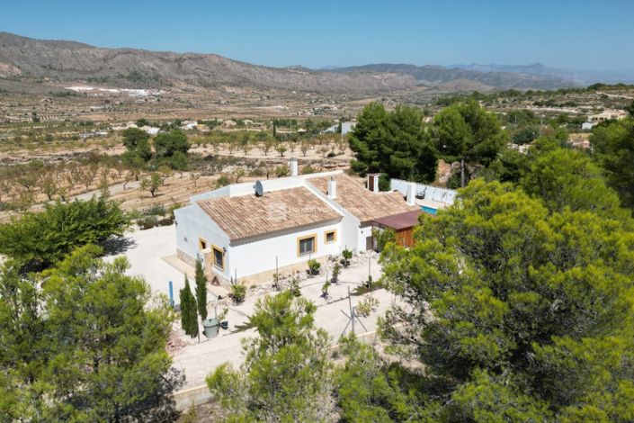 Image No.17-4 Bed Property for sale
