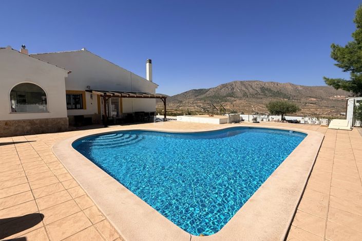 Image No.26-4 Bed Property for sale
