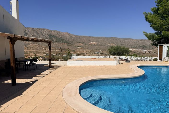 Image No.28-4 Bed Property for sale