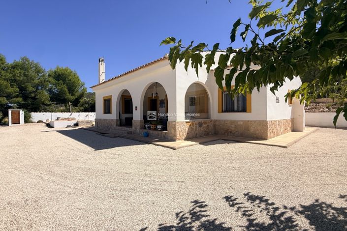 Image No.33-4 Bed Property for sale