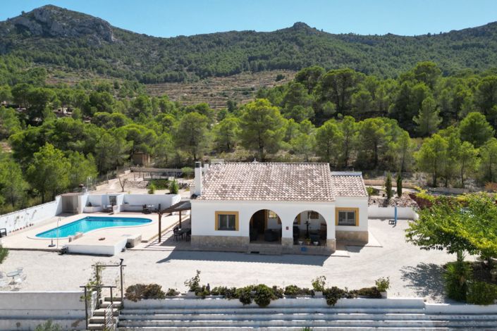 Image No.5-4 Bed Property for sale