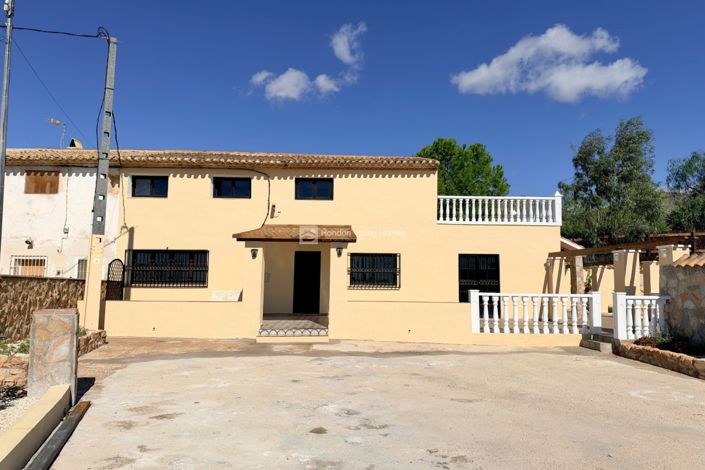 Image No.6-Villa / Détaché de 6 chambres à vendre