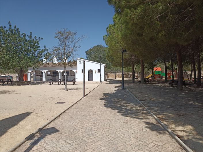 Image No.28-5 Bed Townhouse for sale