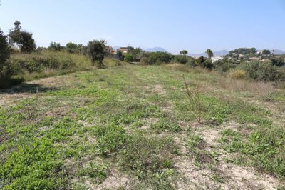 1 - Benissa, Plot